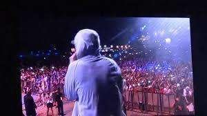 Una actuación de Eminem.