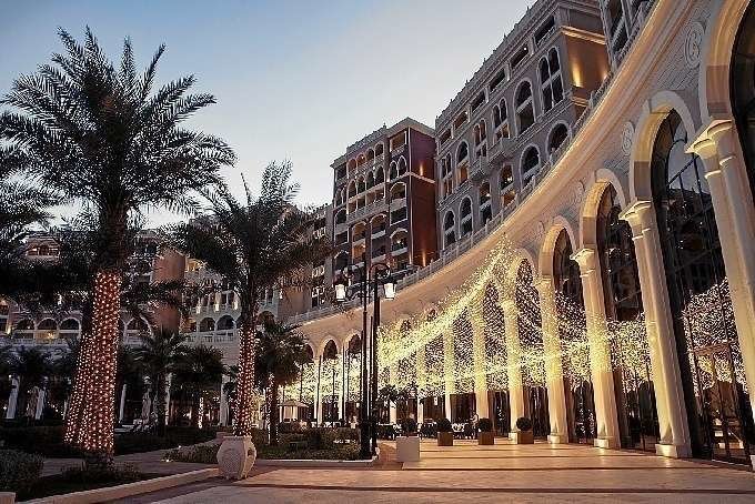 Terraza del restaurante Giornotte en el hotel Ritz Carlton de Abu Dhabi.