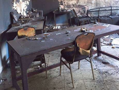 Una imagen del estado en que quedó una de las dependencias del colegio, después del incendio.