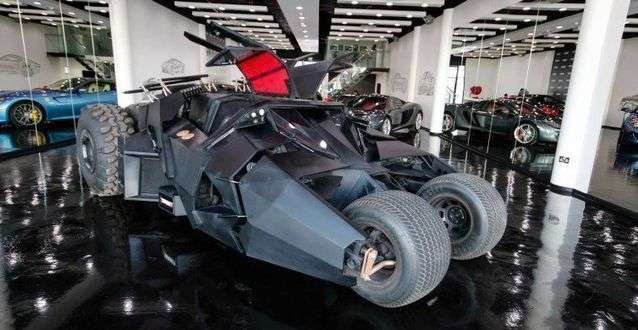 Una imagen del Batmobile expuesto en Dubai.