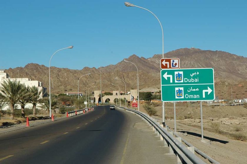 Carretera de Dubai al Sultanato de Omán.