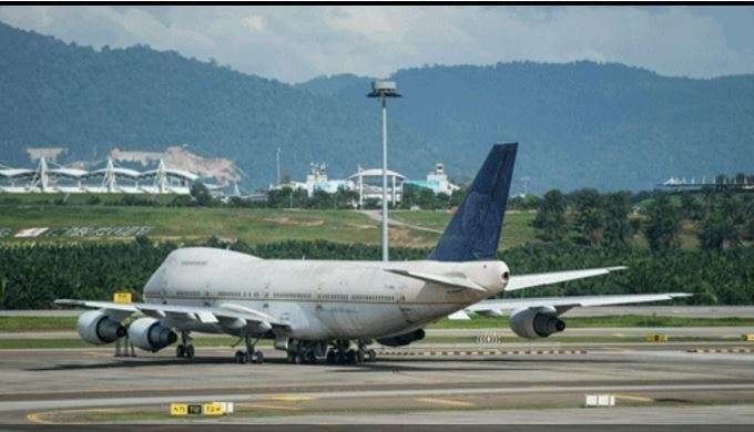 Uno de los aviones abandonados en el aeropuerto de Kuala Lumpur.