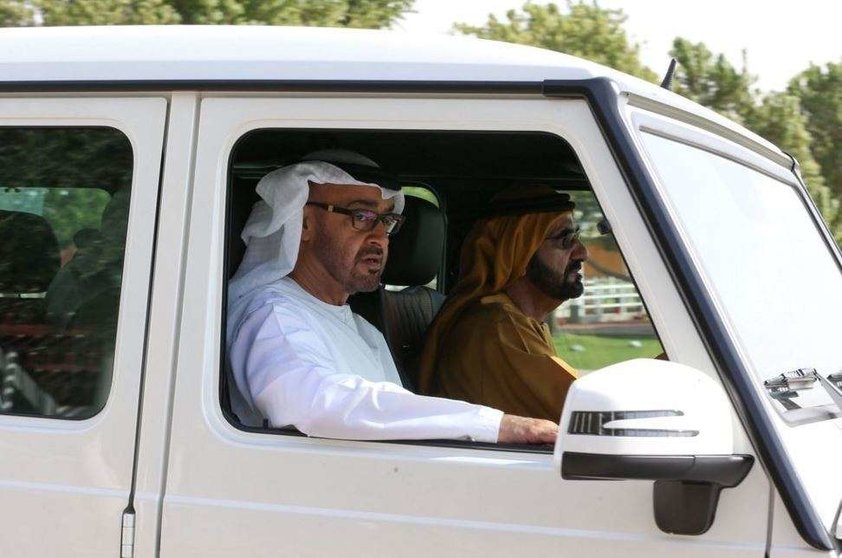 Los dos jeques de Emiratos llegaron en un mismo vehículo.