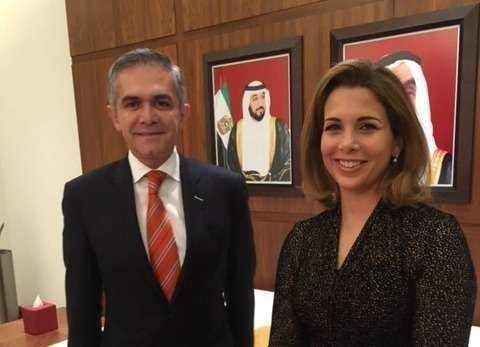 La princesa Haya Bint Al Hussein junto al jefe de Gobierno de Ciudad de México.