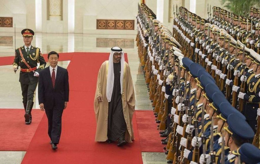 El príncipe heredero de Abu Dhabi en su visita a China.
