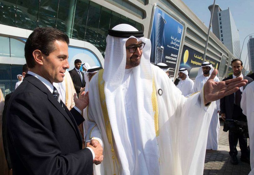 Peña Nieto junto al príncipe heredero de Abu Dhabi. (Presidencia de México)