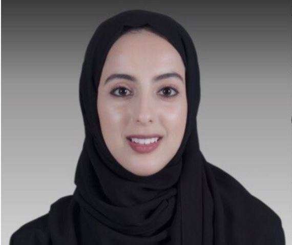 Shamma AlMazrui, ministra de Estado de la Juventud.