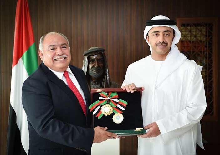 El embajador mexicano recibe de manos del jeque Abdullah Bin Zayed Al Nahyan la Orden de Independencia en primer grado