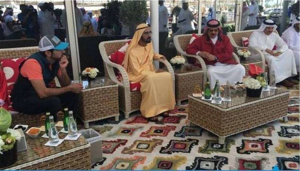 El jeque Al Maktoum con el príncipe heredero de Dubai y el rey de Baréin.