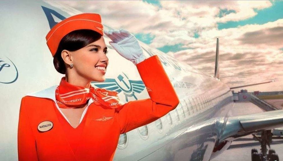 Una azafata de la aerolínea rusa Aeroflot.