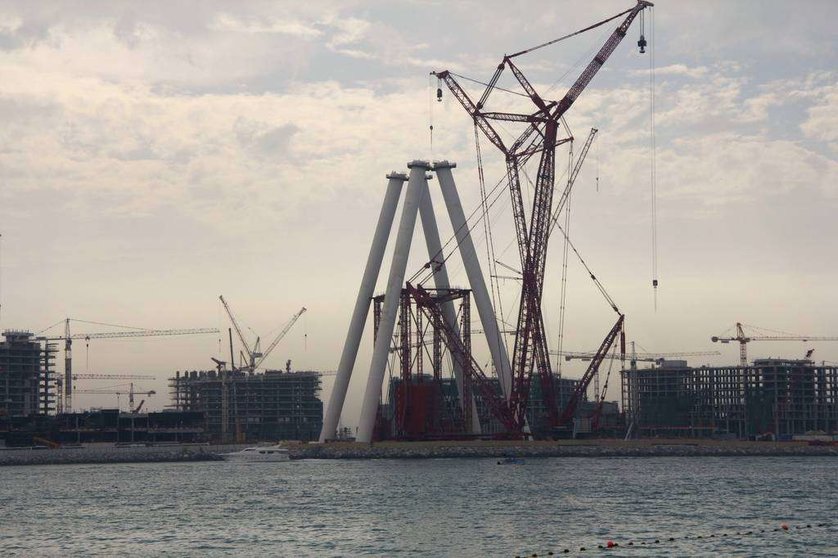 Imagen de la construcción de la noria de Dubai en abril de 2016.