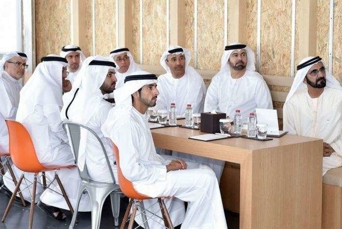 El gobernador de Dubai y otras autoridades presentaron la construcción 3-D en el emirato.