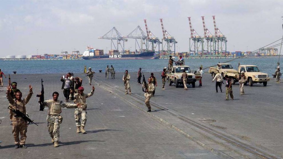 Soldados del ejército yemení en el puerto de Adén.