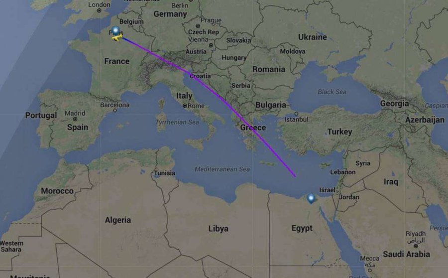 Ruta del avión de Egyptair, desparecido a unos 50 kilómetros de la costa de Egipto.