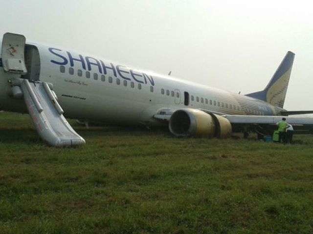 Imagen del avión de Shaeen Air después que se saliese de la pista en noviembre de 2015.