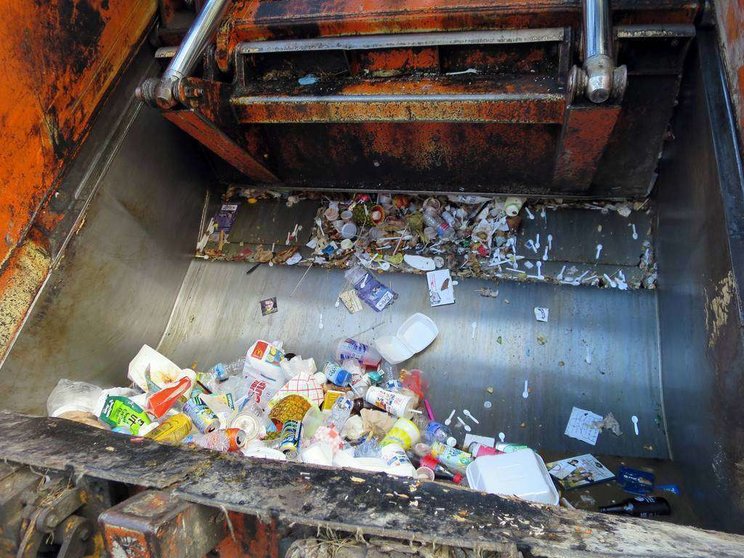 Desperdicios en un camión de basura. (Daniel Lobo, Flickr)