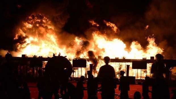 Incendio en un campo de trabajo en Qatar. (AFP)