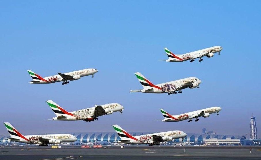 Los aviones decorados en el cielo de Dubai.