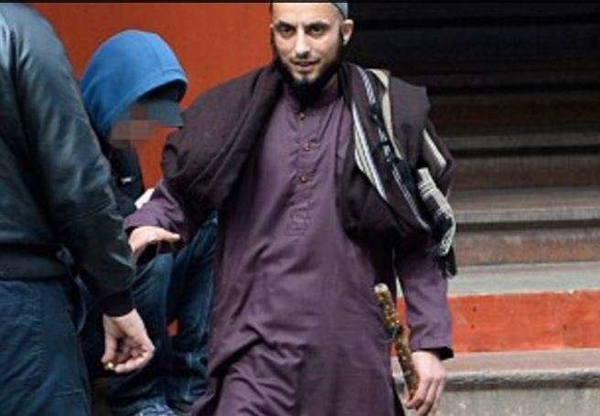 El viajero pakistaní de Emirates encarcelado en el Reino Unido.