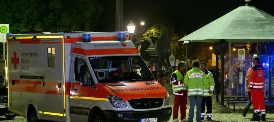 Los equipos de emergencias en el lugar del atentado en Ansbach. 