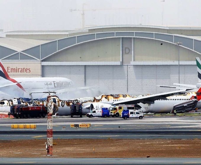 Estado en el que quedó el avión de Emirates tras el aterrizaje de emergencia en el Aeropuerto de Dubai.