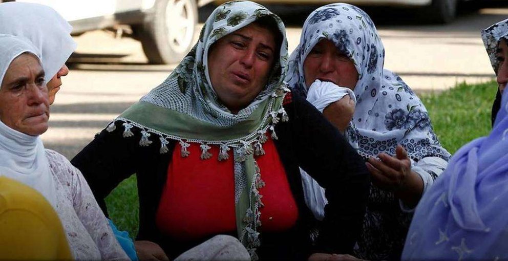 Familiares de las víctimas muestran su dolor. (Euronews.)