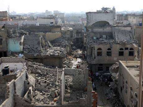 Una imagen de AFP de edificios destruidos en Yemen.