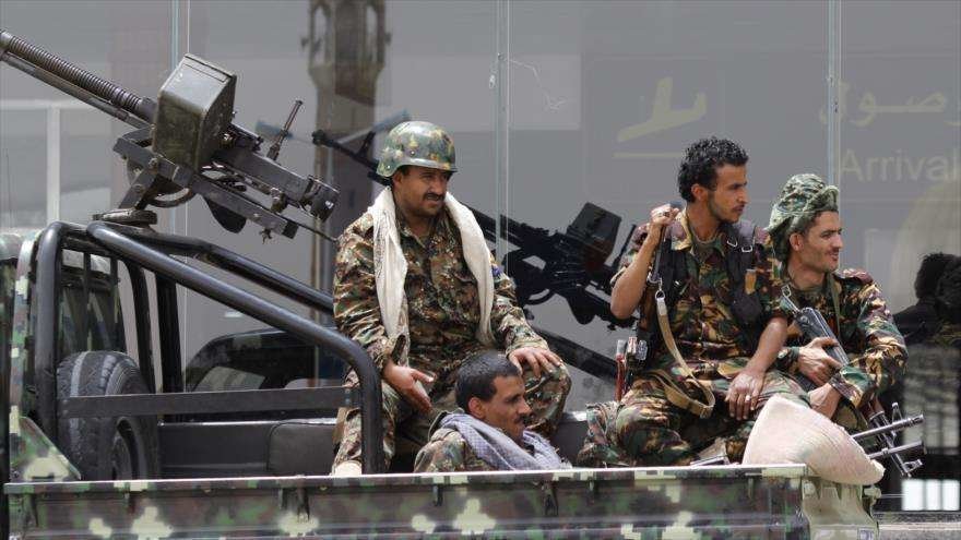 Fuerzas rebeldes controlan el aeropuerto de la capital de Yemen, Saná.