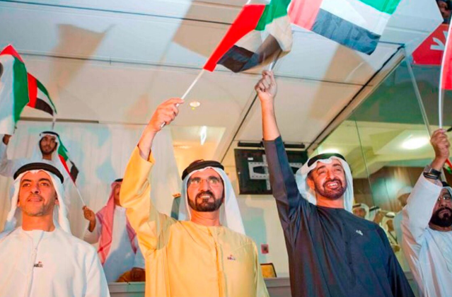 El jeque Mohammed bin Rashid ha recordado la próxima celebración del Día de la Bandera con la publicación de esta fotografía. (Twitter)