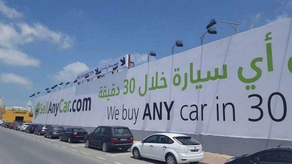 Imagen del establecimiento de compra venta de coches en Dubai.
