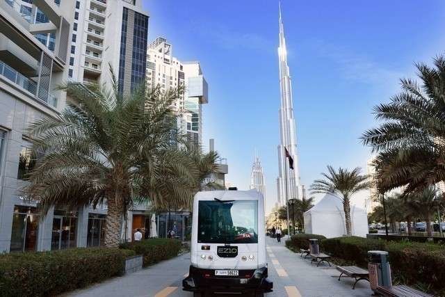 Vehículo sin conductor en Business Bay de Dubai.