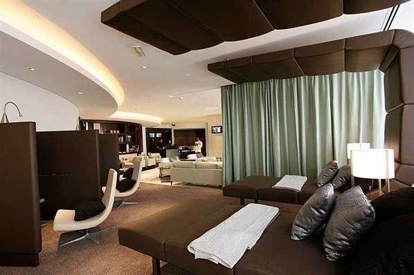 La sala de Etihad Lounge en el aeropuerto de Abu Dhabi.
