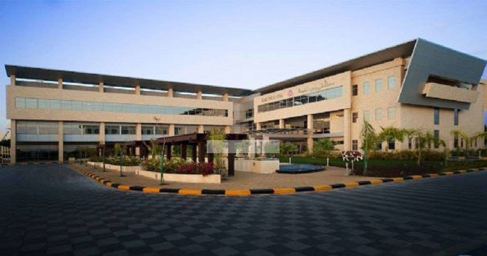 El Saqr hospital de RAK declinó operar a la víctima.