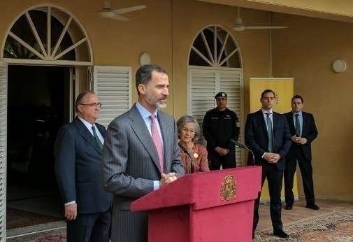El rey Felipe VI durante el encuentro con la comunidad española en Riad. (EL CORREO)