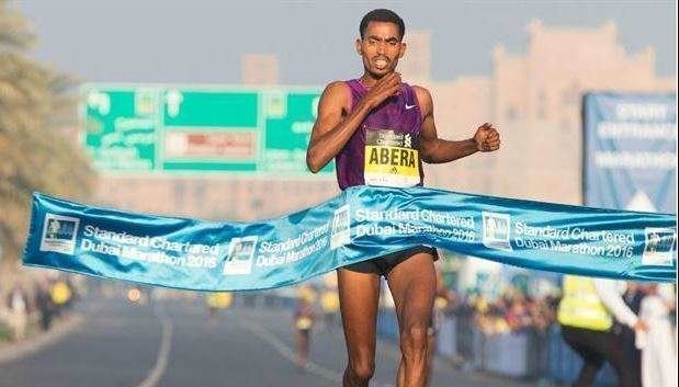 Tesfaye Abera Dibaba, ganador del maratón de Dubai en 2016.