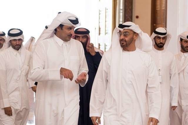Sheikh Mohammed bin Zayed y Sheikh Tamim bin Hamad, durante su encuentro en Abu Dhabi.