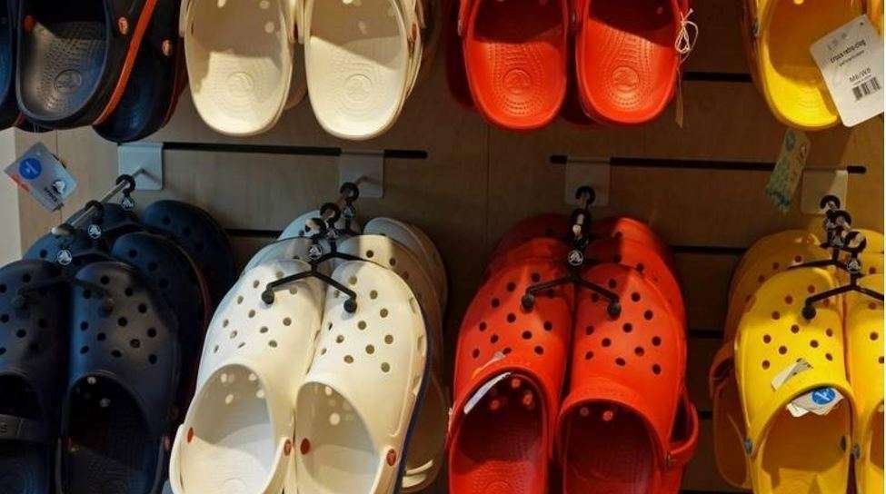 Zapatos de goma prohibidos en EAU.