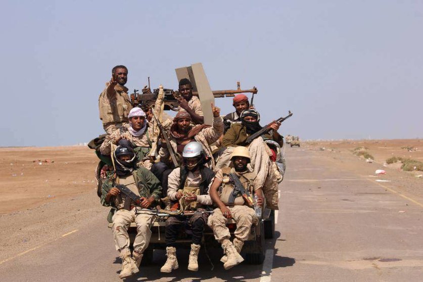 En la imagen de Reuters, soldados del ejército de Yemen en la ciudad de Al Mocha.