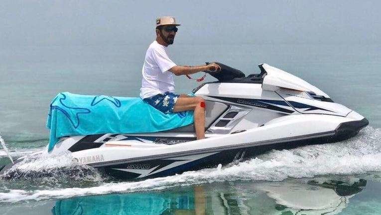 El gobernador de Dubai pasea en una moto de agua. (Instagram)