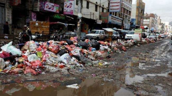 En la imagen de Reuters un aspecto del desastre en Saná, capital de Yemen.