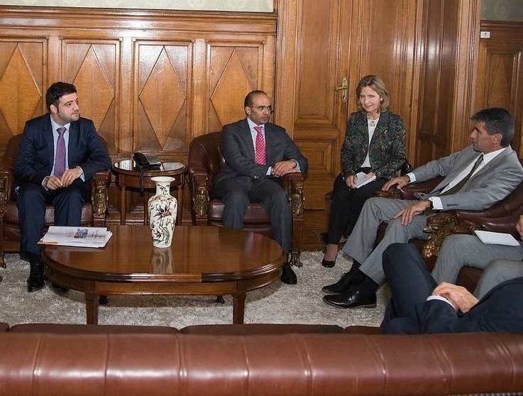 Imagen del encuentro del vicepresidente de Uruguay con la delegación de la Cámara de Comercio de Dubai. (Cedida)