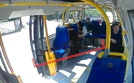 Una captura de imagen del autobús donde ocurrió el incidente.
