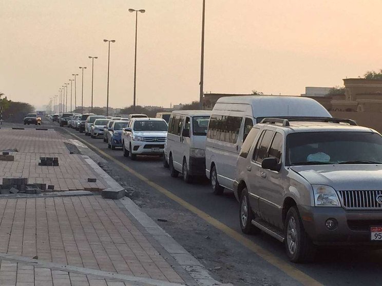 Aspecto que presentaba la carretera que une Ras Al Khaimah con Jebel Jais a través de Al Qusaidat en la tarde del lunes. (EL CORREO)