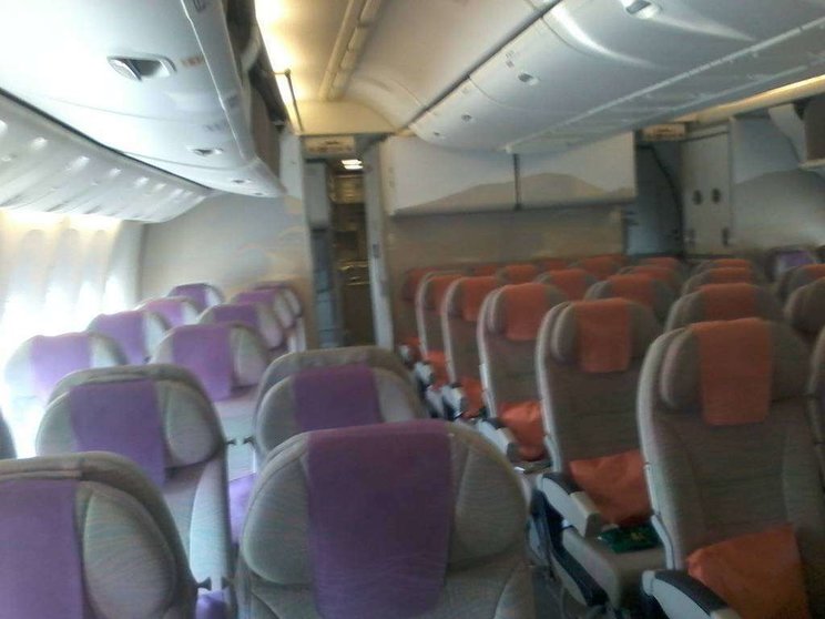 Cabina Turista de un avión de Emirates. (EL CORREO)
