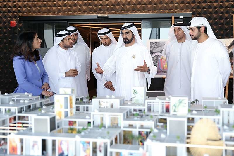 Sheikh Mohammed bin Rashid Al Maktoum visita el Distrito de Diseño de Dubai. (WAM)