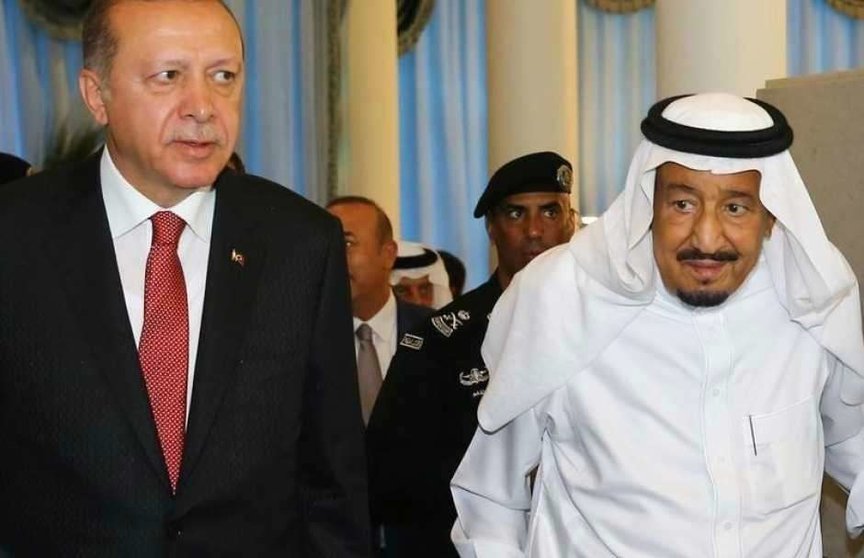 El presidente turco, Recep Tayyip Erdogan, con el rey Salman en Arabia. (Turkish Presidential Press Service)