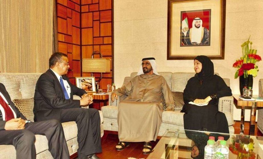 El gobernador de Dubai y el director de la OMS. (Dubai Media Office)