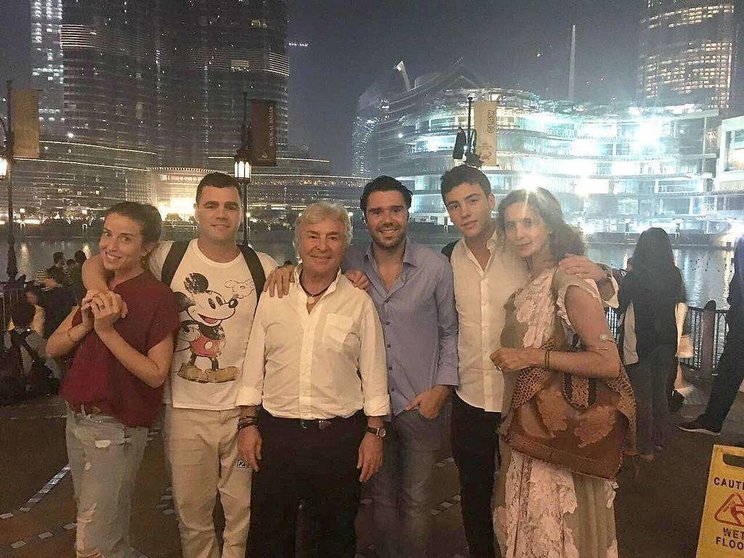 Ángel Nieto, junto a su sobrino Fonsi y el relaciones públicas Borja Vela, durante su visita a Dubai las pasadas Navidades.