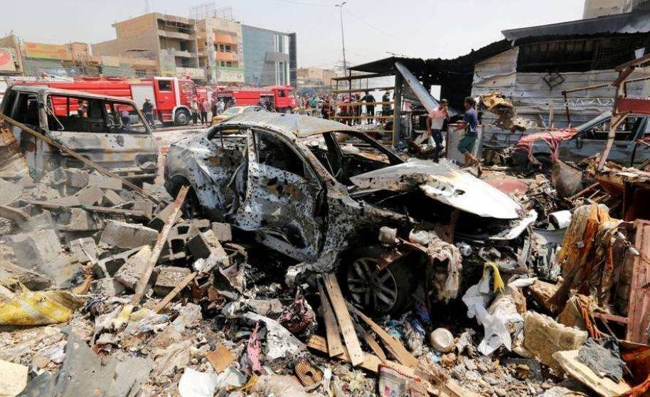 En la imagen de Reuters, aspecto del coche tras el atentado en el mercado.