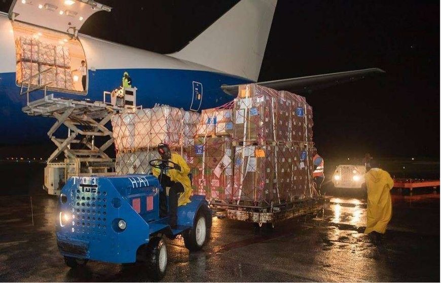 Uno de los aviones  que el jeque Mohammed ha enviado con ayuda para Haití.